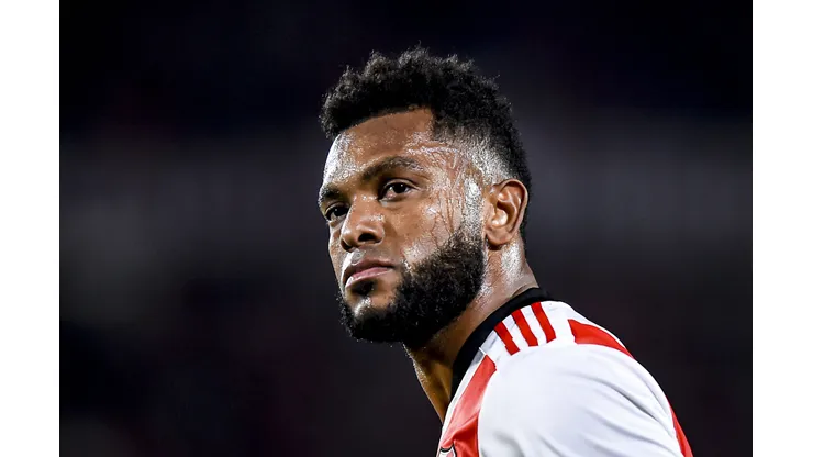 (Photo by Marcelo Endelli/Getty Images) - Ex-atacante do rival foi citado pelo jornalista
