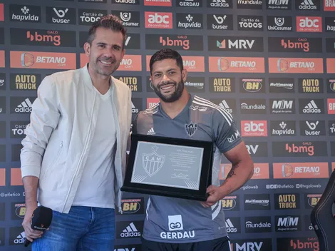 Homenageado por atingir 100 jogos pelo Atlético, Hulk é ‘desafiado’ por ídolo da Massa