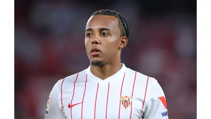 Divulgação/Getty Images - Jules Koundé, zagueiro do Barcelona