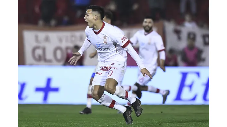 Foto: (Rodrigo Valle/Getty Images) - Franco Cristaldo, do Huracán, da Argentina, está na mira do Santos