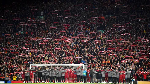 Shaun Botterill/ Getty Images -Torcida do Liverpool em Anfield durante a semifinal da Champions League contra o Barcelona