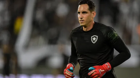 Foto: (Thiago Ribeiro/AGIF) – Com menos de seis meses de contrato, Gatito Fernández pode deixar o Botafogo de graça