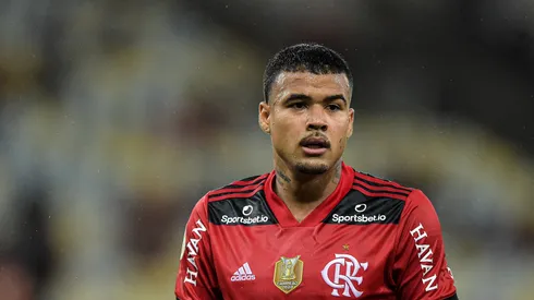 Foto: Thiago Ribeiro/AGIF – Kenedy é uma das opções do Botafogo.
