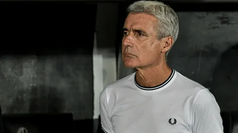 Thiago Ribeiro/AGIF – Luís Castro, técnico do Botafogo