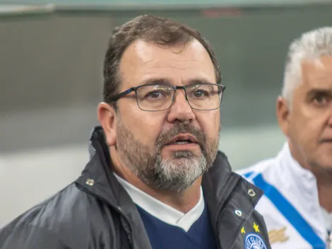 Enderson Moreira se apressa e justifica alterações no Bahia em derrota fora de casa