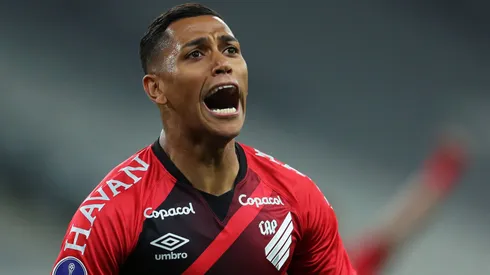 (Photo by Heuler Andrey-Pool/Getty Images)- Jogador deixará o Furacão