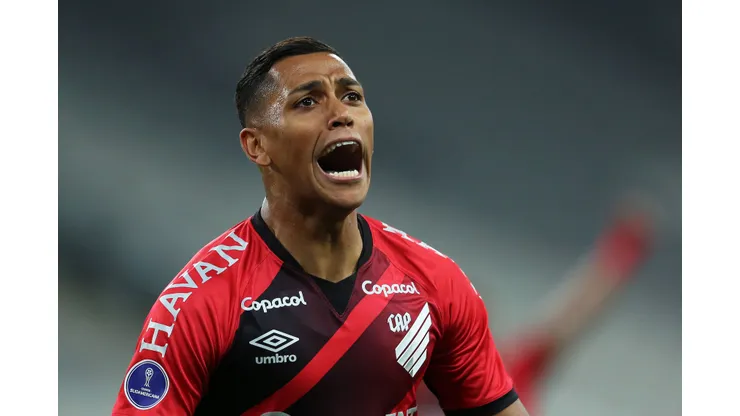 (Photo by Heuler Andrey-Pool/Getty Images)- Jogador deixará o Furacão