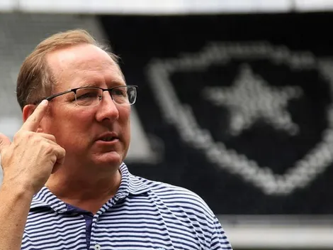 Textor corre para formalizar contratação de atacante após clubes portugueses ameaçarem chapéu no Botafogo