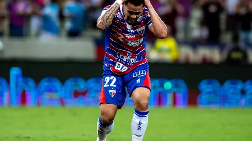 Foto: (Pedro Chaves/AGIF) – Após Yago Pikachu se transferir para o futebol japonês, outro defensor do Fortaleza recebeu uma proposta do exterior