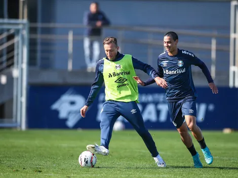 "Leiva, Guilherme devem…"; Roger adianta papel dos reforços na escalação do Grêmio