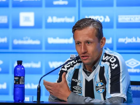 Abrahão manda papo reto no Grêmio, 'vaza' data de estreia para Lucas Leiva +2 e agita torcida na web