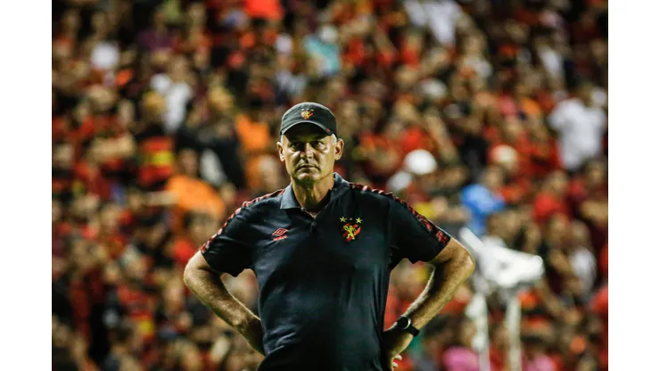 Foto: (Paulo Paiva/AGIF) - Lisca se envolveu em polêmica no Sport nesta segunda (18)