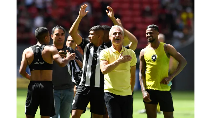 Foto: (Mateus Bonomi/AGIF) - Luís Castro espera receber mais reforços no Botafogo na reabertura da janela de transferências