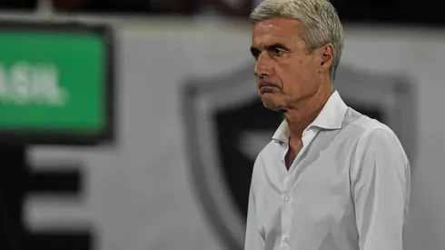 Thiago Ribeiro/AGIF – Luís Castro, técnico do Botafogo