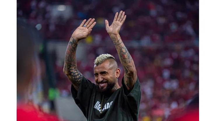 Foto: Paula Reis / Flamengo - Contratação de Vidal é 'cornetada' por comentarista