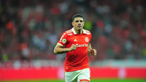 Foto: (Ricardo Duarte/SC Internacional) – Taison é desfalque certo nos próximos compromissos do Internacional na temporada