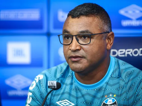 Roger recebe 'ligação surpresa' e retorno de peça importante vem à tona no Grêmio