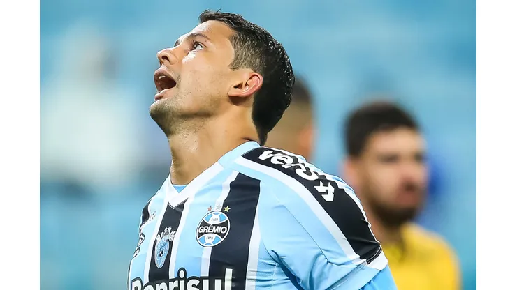 Foto: Pedro H. Tesch/AGIF - Elkeson não está bem no Grêmio.