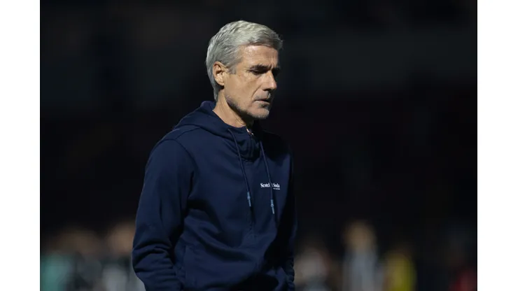Diogo Reis/AGIF -Luís Castro, técnico do Botafogo