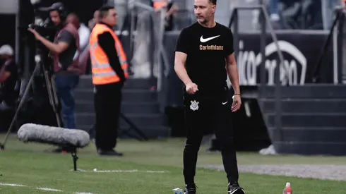 Ettore Chiereguini/AGIF – Vítor Pereira, técnico do Corinthians