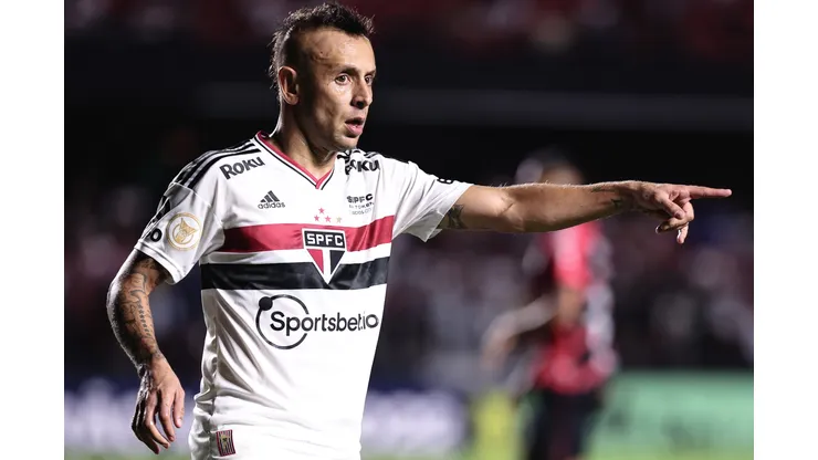 Ettore Chiereguini/AGIF - Rafinha, lateral do São Paulo