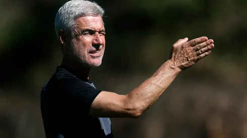 Foto: (Vítor Silva/Botafogo) – Luís Castro está prestes a ganhar um novo reforço no Botafogo