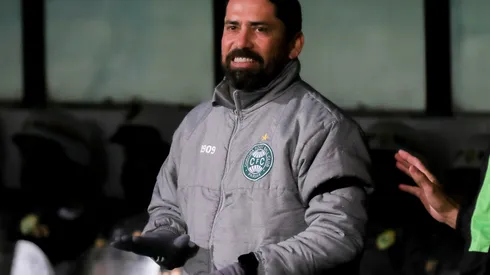 Foto: (Robson Mafra/AGIF) – Gustavo Morínigo tem dado oportunidades à cria da base do Coritiba