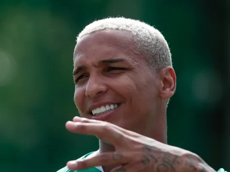 Deyverson pública foto misteriosa no Instagram e agita torcida do Internacional na web