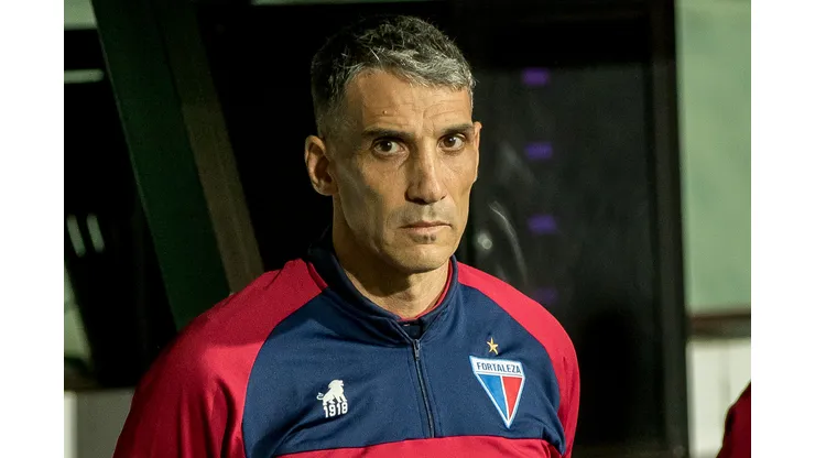 Foto: (Robson Mafra/AGIF) - Juan Pablo Vojvoda deu seu aval para a saída do jogador do Fortaleza