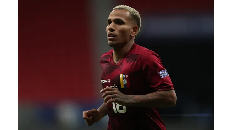 Foto: (Buda Mendes/Getty Images) - Otero, da Seleção Venezuelana, foi anunciado como reforço do Fortaleza no último sábado (2)