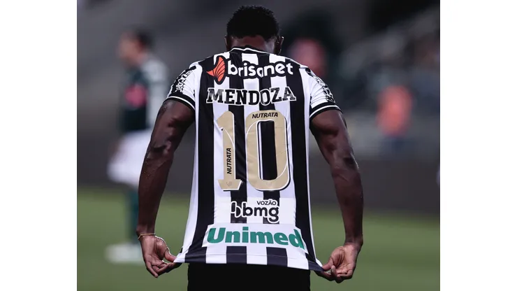 Foto: (Ettore Chiereguini/AGIF) - Mendoza deve ser um dos que retornam no Ceará para o duelo decisivo contra o The Strongest, da Bolívia