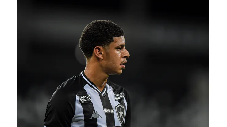 Foto: Thiago Ribeiro/AGIF - Luiz Henrique preferiu rival ao invés do Botafogo