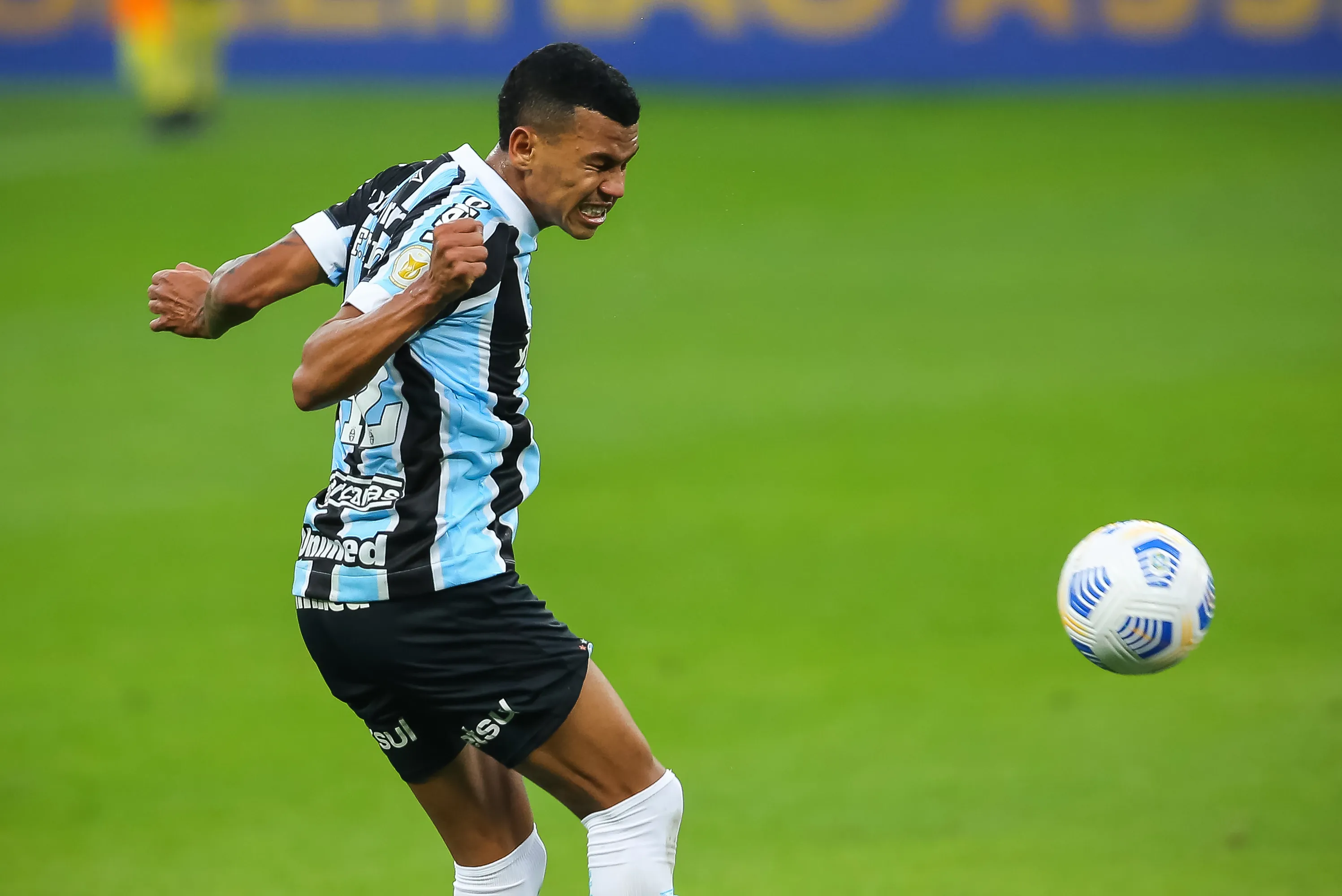 Foto: Pedro H. Tesch/AGIF | Fernando Henrique, ex-volante do Grêmio, hoje está no Cruzeiro