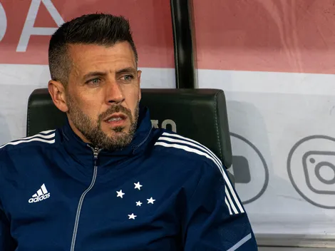  Cruzeiro avança as tratativas por empréstimo de zagueiro que está fora dos planos de Pezzolano 