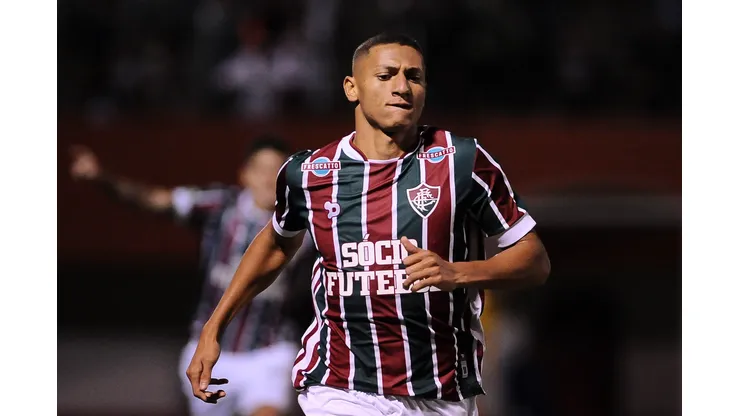 Foto: (Armando Paiva/AGIF) - Contratado pelo Tottenham, Richarlison brilhou com a camisa do Fluminense antes de se transferir para a Europa