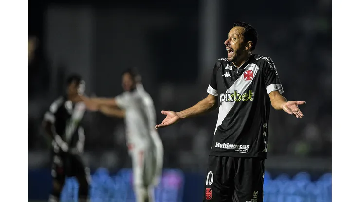 Thiago Ribeiro/AGIF - Nenê, meia do Vasco