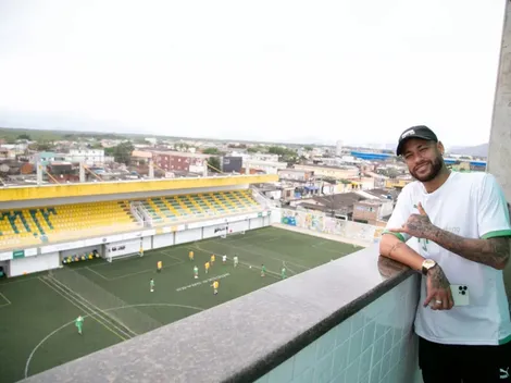 Neymar faz a alegria das crianças durante visita ao seu Instituto em SP