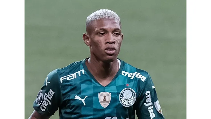 Foto: Marcello Zambrana/AGIF - Danilo está fora das semifinais da Libertadores