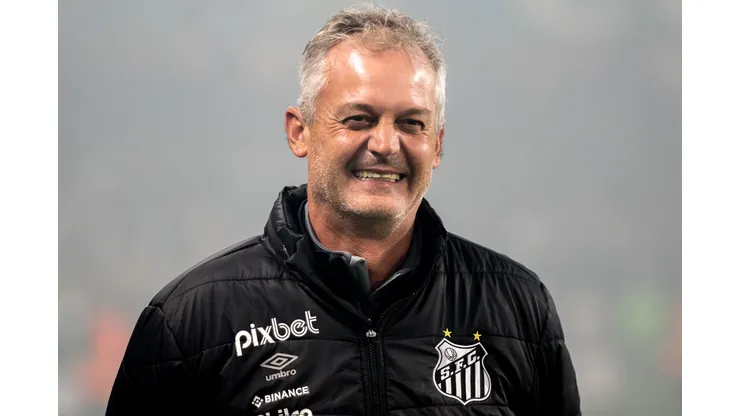 Foto: (Robson Mafra/AGIF) - O Santos apresenta números melhores na defesa desde a chegada de Lisca