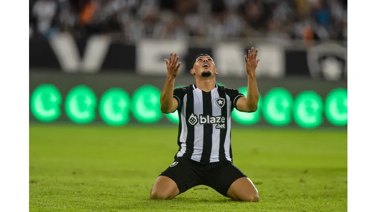 Foto: (Thiago Ribeiro/AGIF) - Erison será emprestado pelo Botafogo ao Estoril, de Portugal