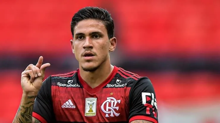 Foto: Thiago Ribeiro/AGIF - Comentarista 'deixou de lado' atacante do rival e pediu Rony na Seleção