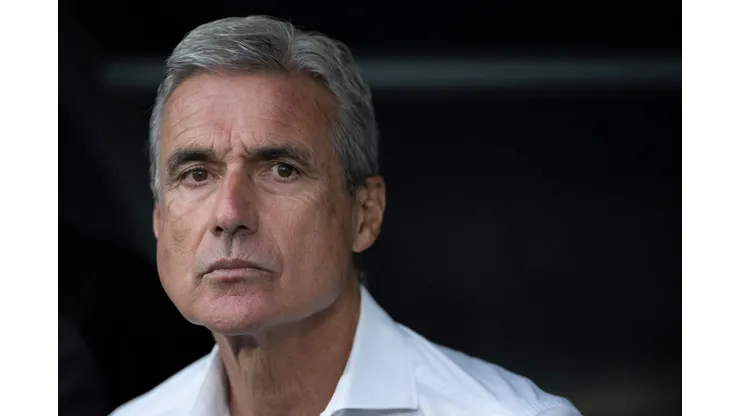 Jorge Rodrigues/AGIF- Luís Castro, técnico do Botafogo
