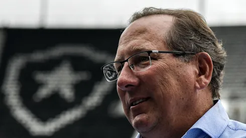 Foto: (Thiago Ribeiro/AGIF) – John Textor confirmou que a folha salarial do Botafogo está entre as maiores do Brasileirão
