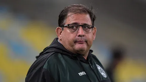 Foto: (Thiago Ribeiro/AGIF) – Guto Ferreira terá uma árdua missão para evitar o rebaixamento no Coritiba