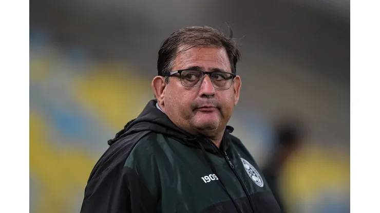 Foto: (Thiago Ribeiro/AGIF) - Guto Ferreira terá uma árdua missão para evitar o rebaixamento no Coritiba