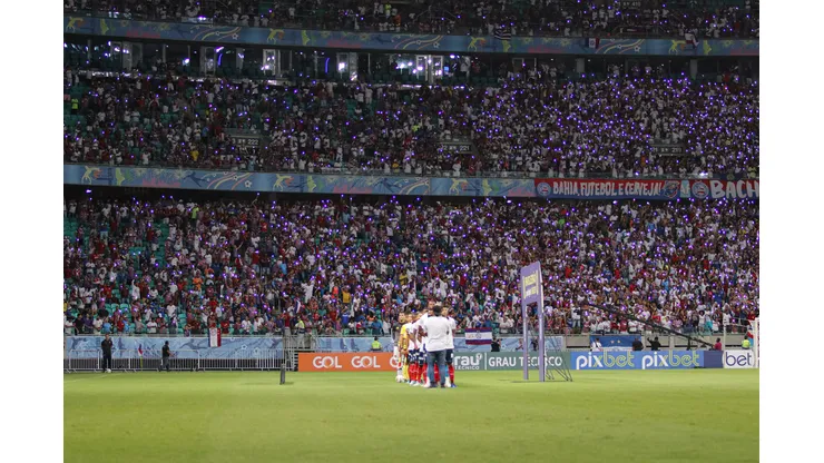 Foto: (Renan Oliveira/AGIF) - Aproximadamente 40 mil torcedores garantiram ingresso para assistir ao jogo entre Bahia e Vasco no próximo domingo (28)