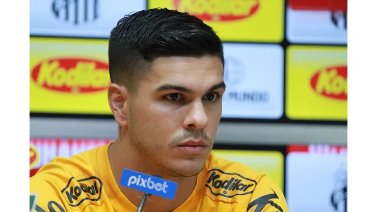 Foto: Fernanda Luz/AGIF- Meio-campista está fora do jogo