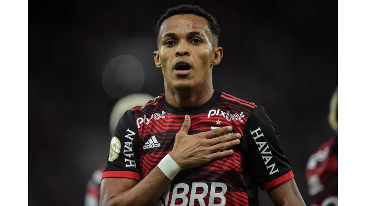 Foto: Thiago Ribeiro/AGIF - West Ham aumenta oferta por Lázaro