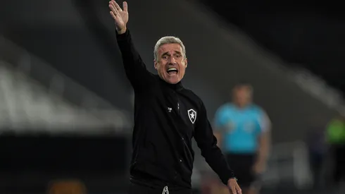 Foto: (Thiago Ribeiro/AGIF) – Luís Castro tem um 'ponto fraco' no Botafogo neste Brasileirão