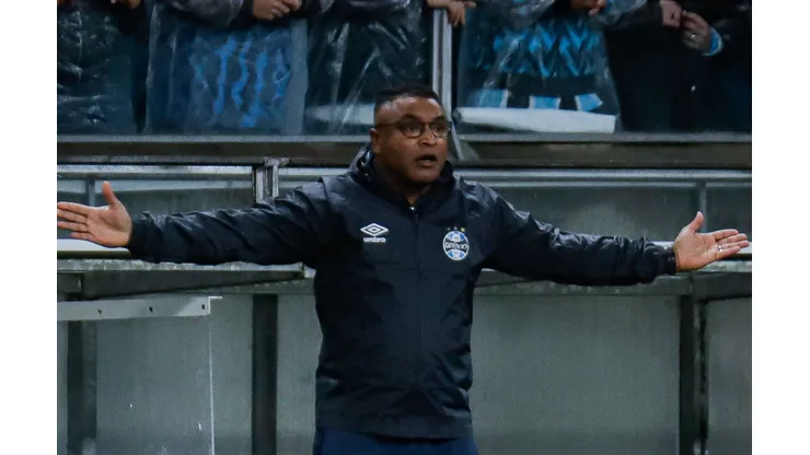 Foto: Maxi Franzoi/AGIF - Roger pode ter problemas nos próximos jogos do Grêmio